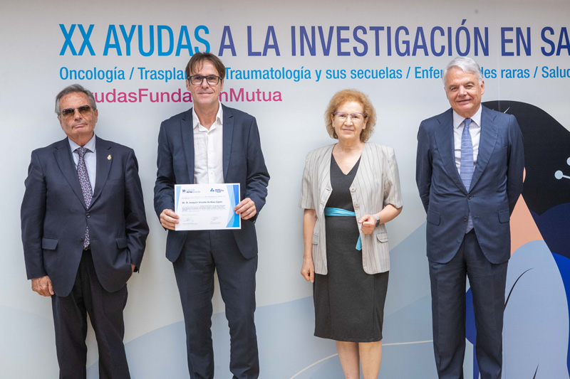 De izquierda a derecha: Dr Rafael Matesanz, Dr Joaquín Arribas, Dra. Margarita del Val e Ignacio Garralda.